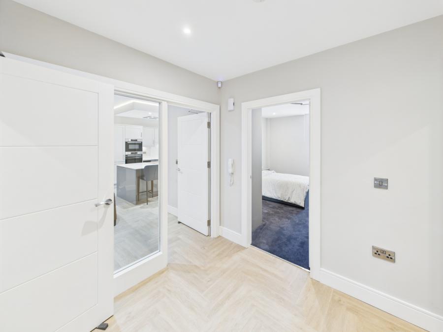 Apt 6, One Lacefield