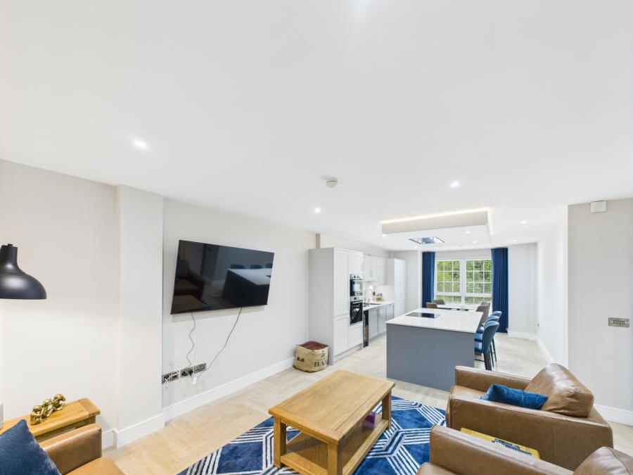 Apt 6, One Lacefield