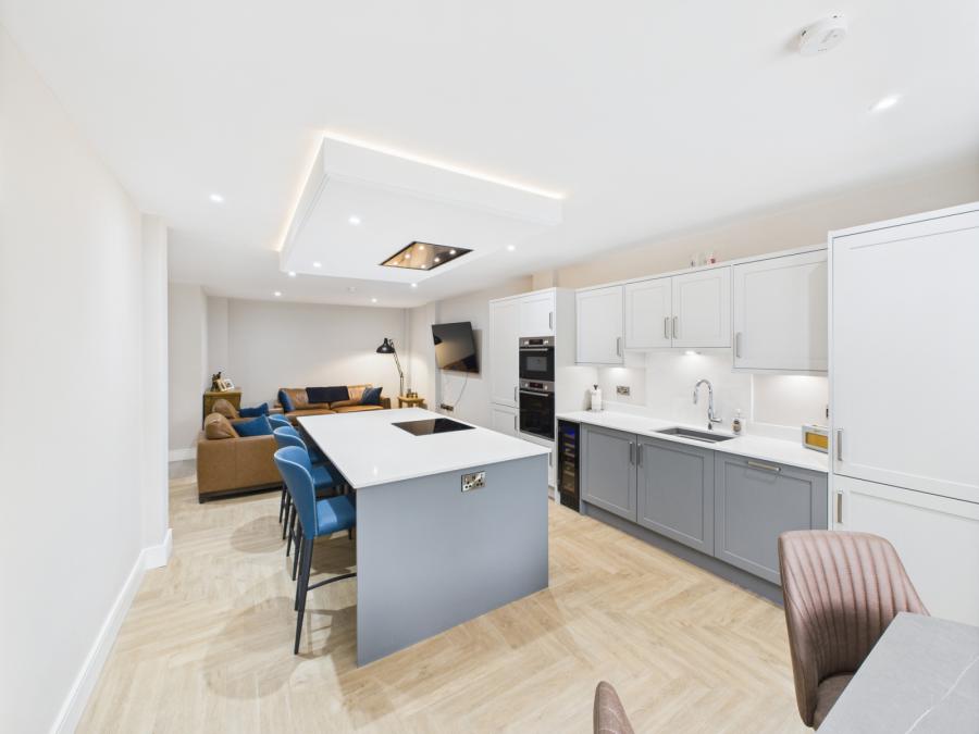 Apt 6, One Lacefield