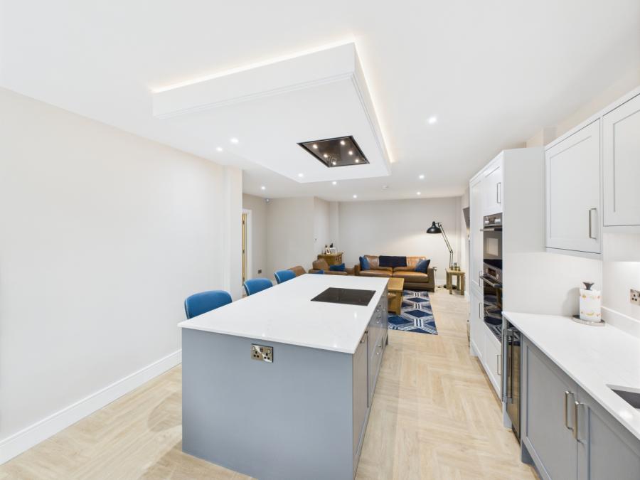 Apt 6, One Lacefield