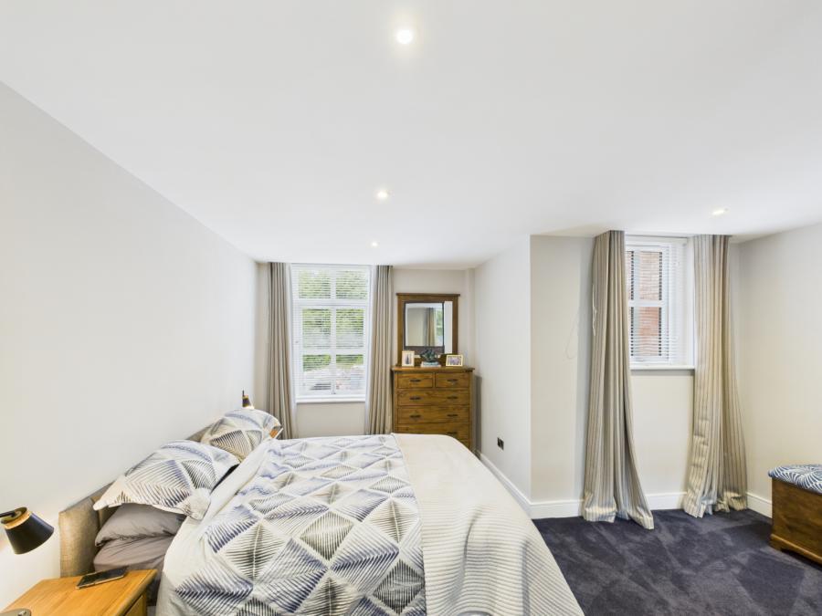 Apt 6, One Lacefield