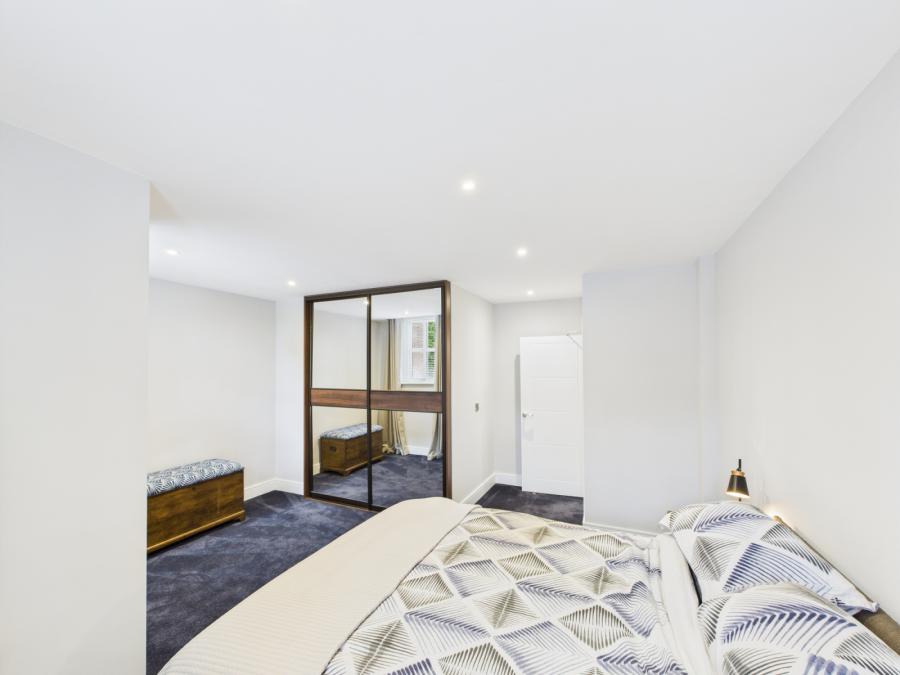 Apt 6, One Lacefield
