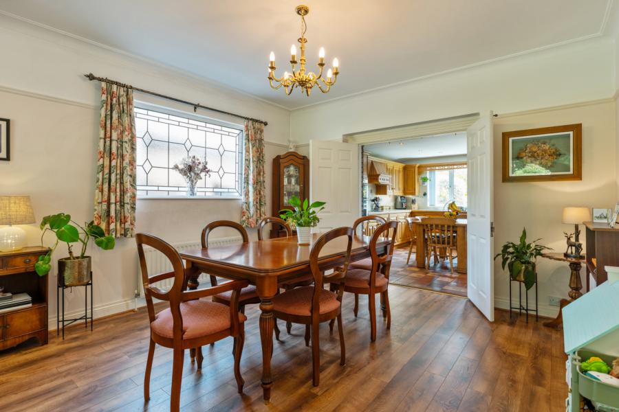15 Knocktern Gardens