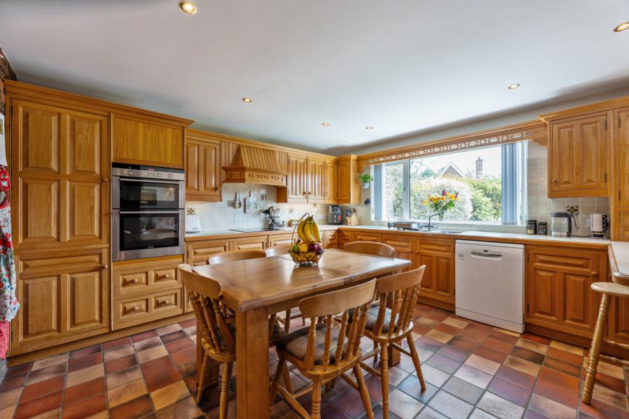 15 Knocktern Gardens