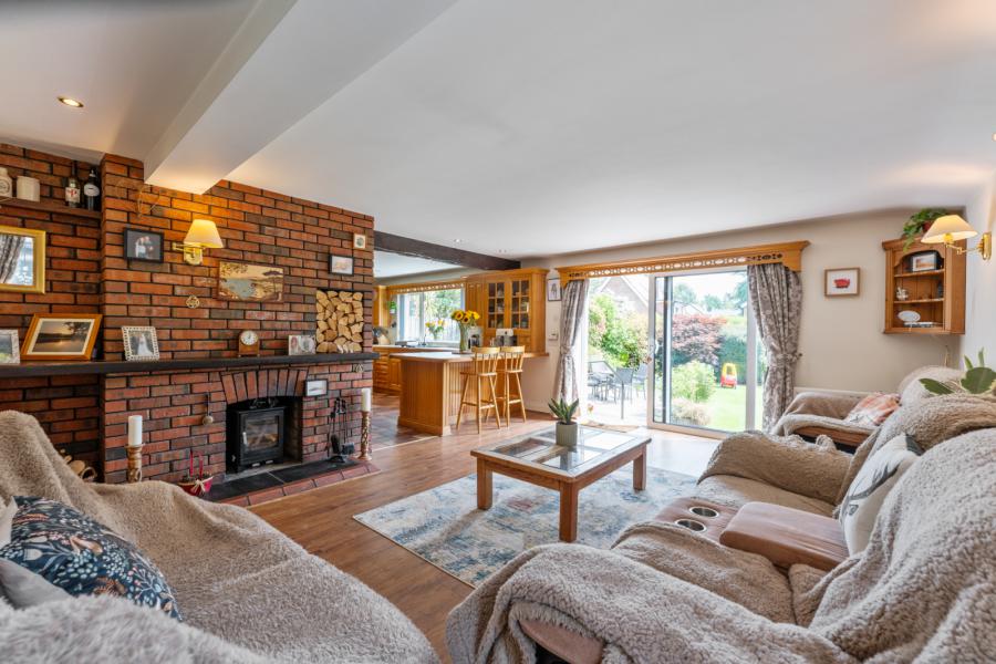 15 Knocktern Gardens