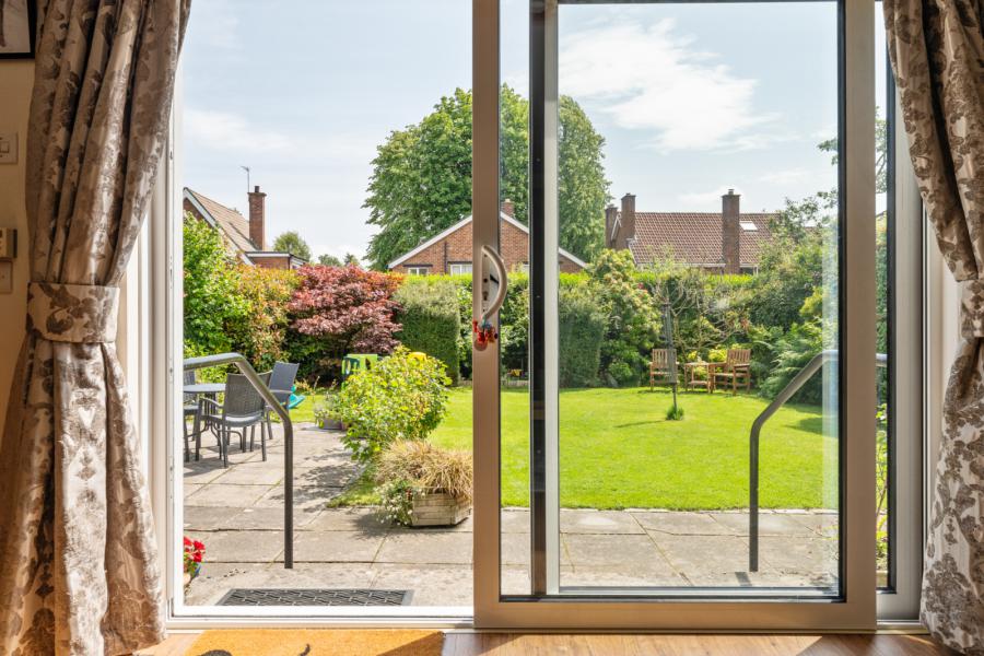 15 Knocktern Gardens