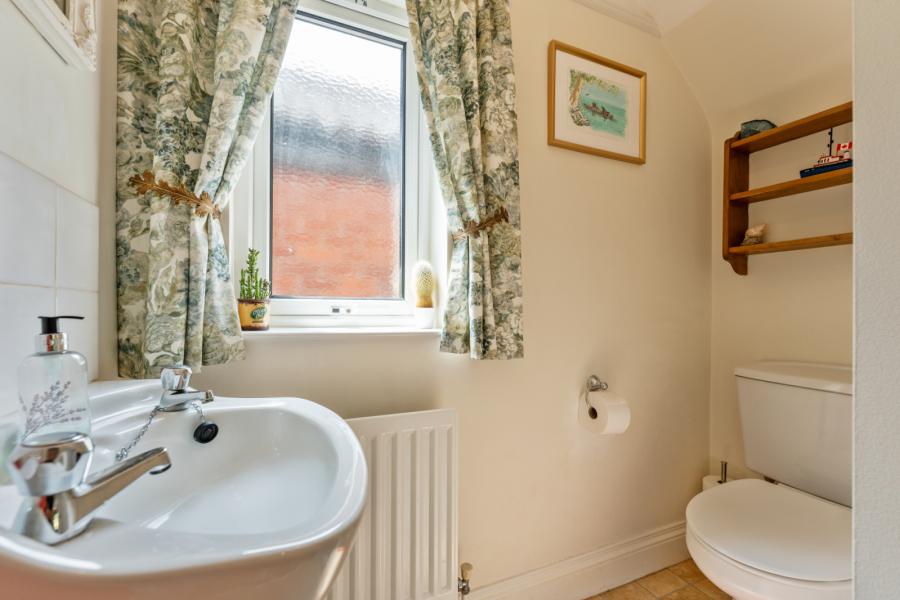 15 Knocktern Gardens