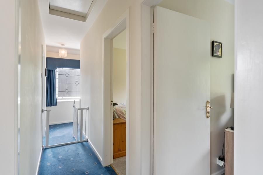 15 Knocktern Gardens