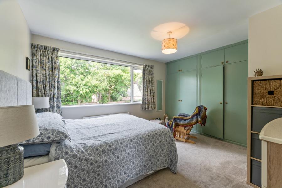 15 Knocktern Gardens