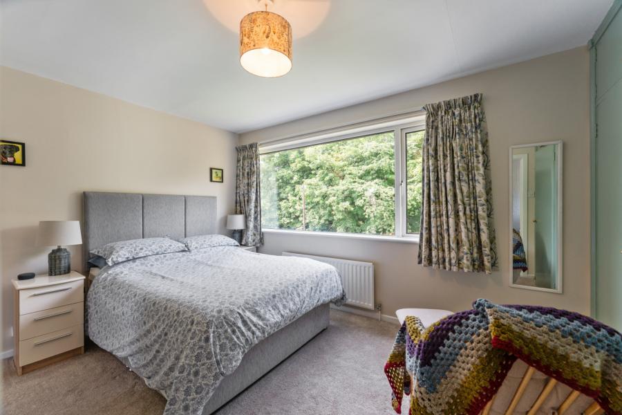 15 Knocktern Gardens