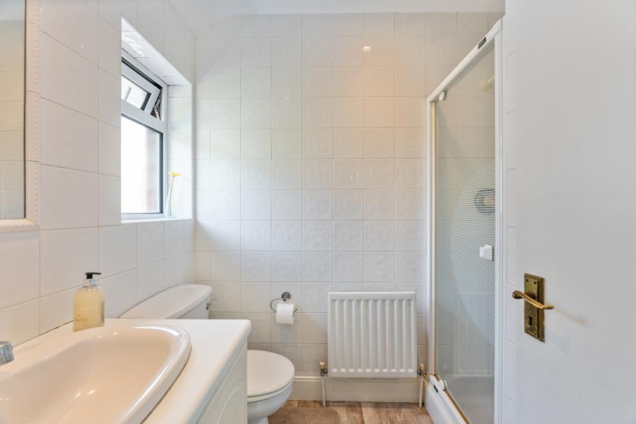 15 Knocktern Gardens