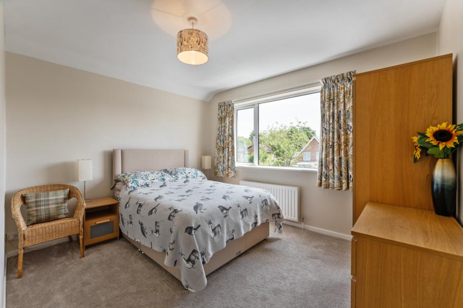 15 Knocktern Gardens