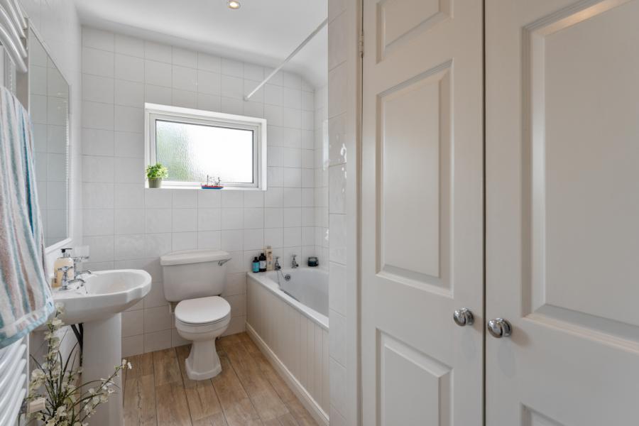 15 Knocktern Gardens