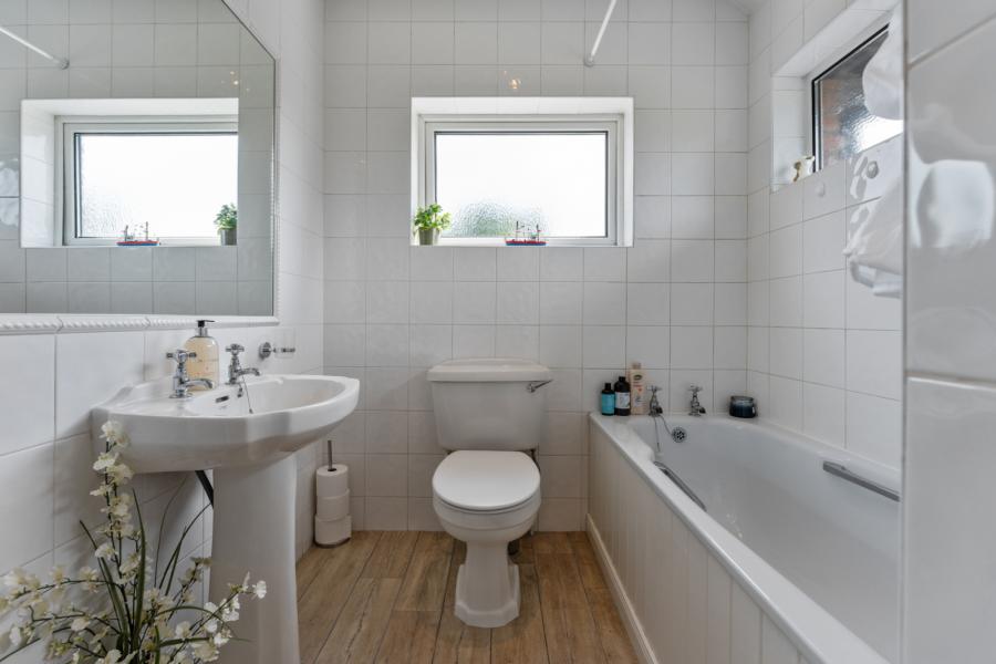 15 Knocktern Gardens