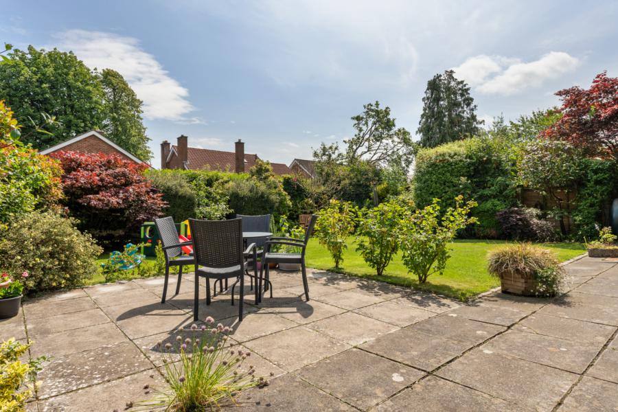 15 Knocktern Gardens