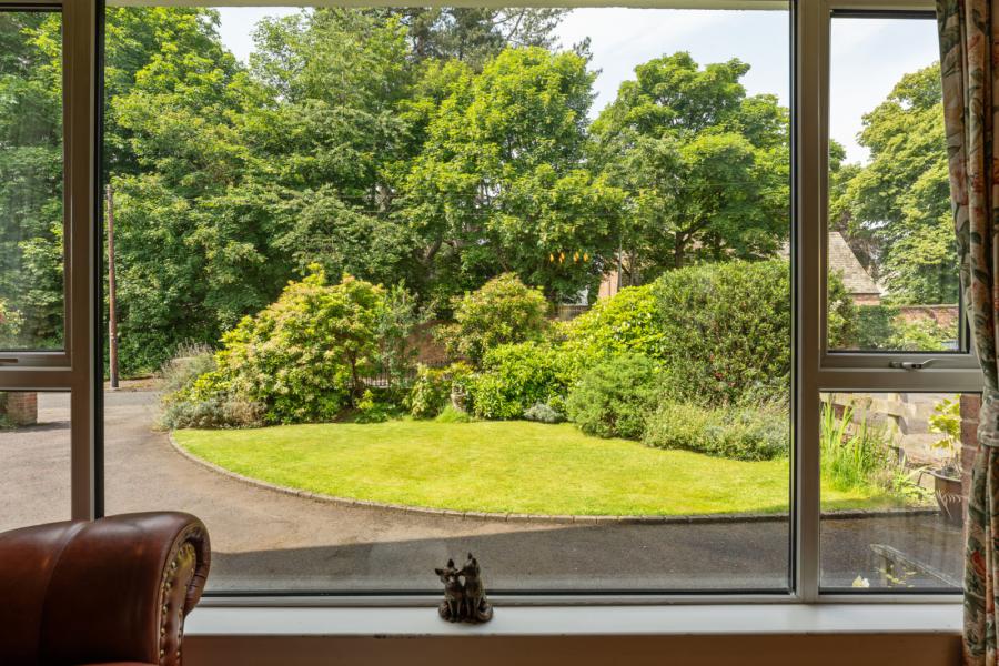 15 Knocktern Gardens