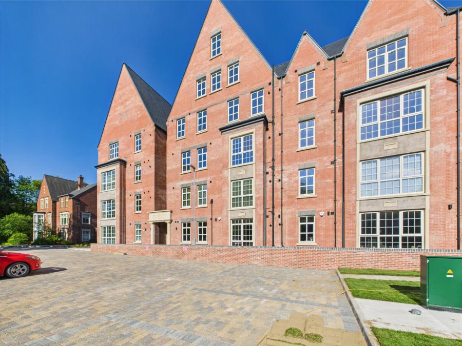 Apt 16, One Lacefield, The Mansion House Apartments