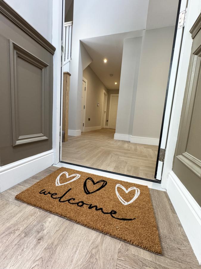 Apt 16, One Lacefield, The Mansion House Apartments