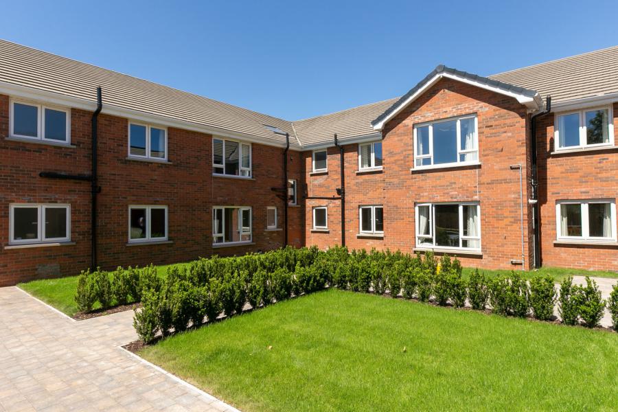 8, Apt 5, 8 Summerhill Avenue