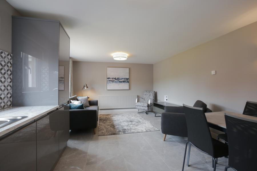 8, Apt 5, 8 Summerhill Avenue