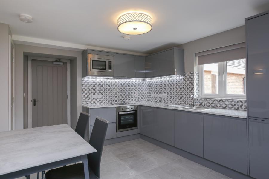 8, Apt 5, 8 Summerhill Avenue