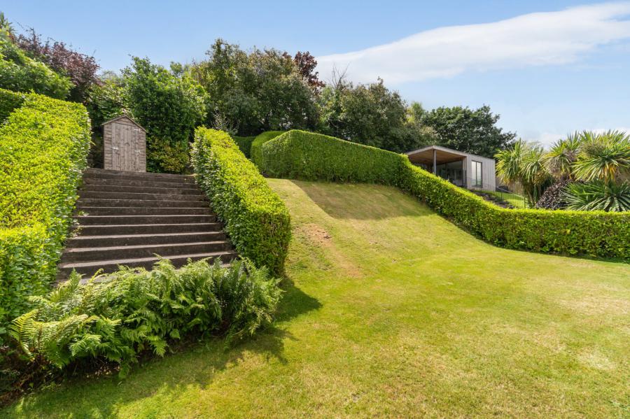 33 Grey Castle Manor