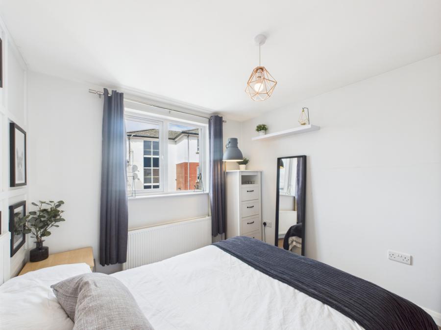 10 Pims Avenue