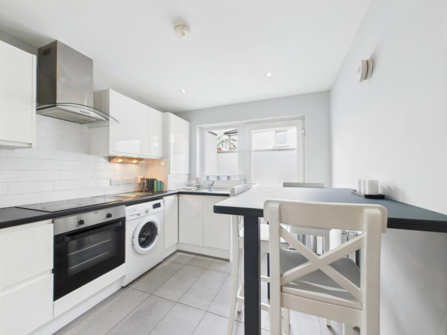 10 Pims Avenue