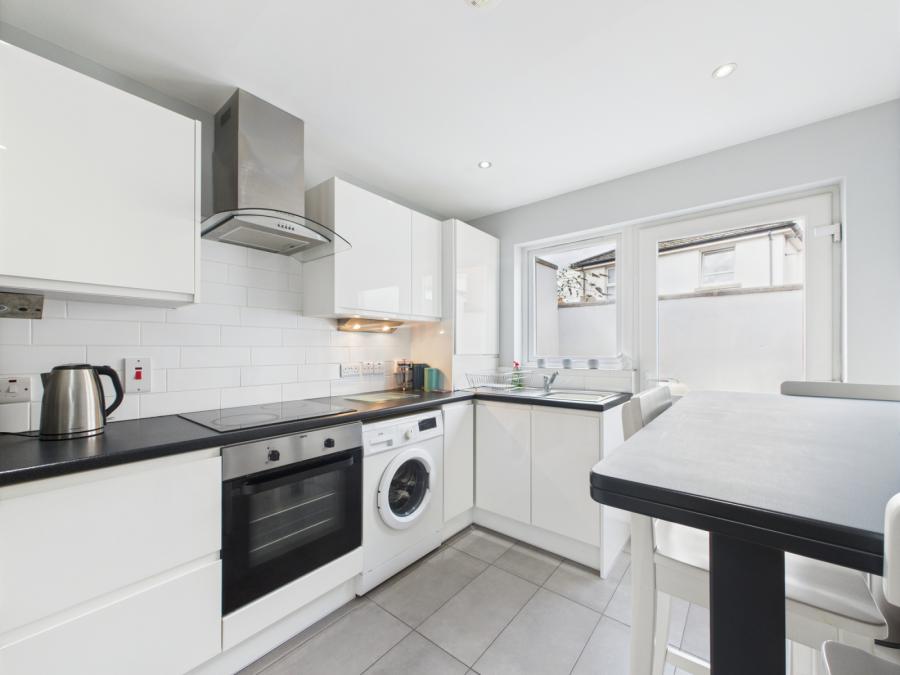 10 Pims Avenue