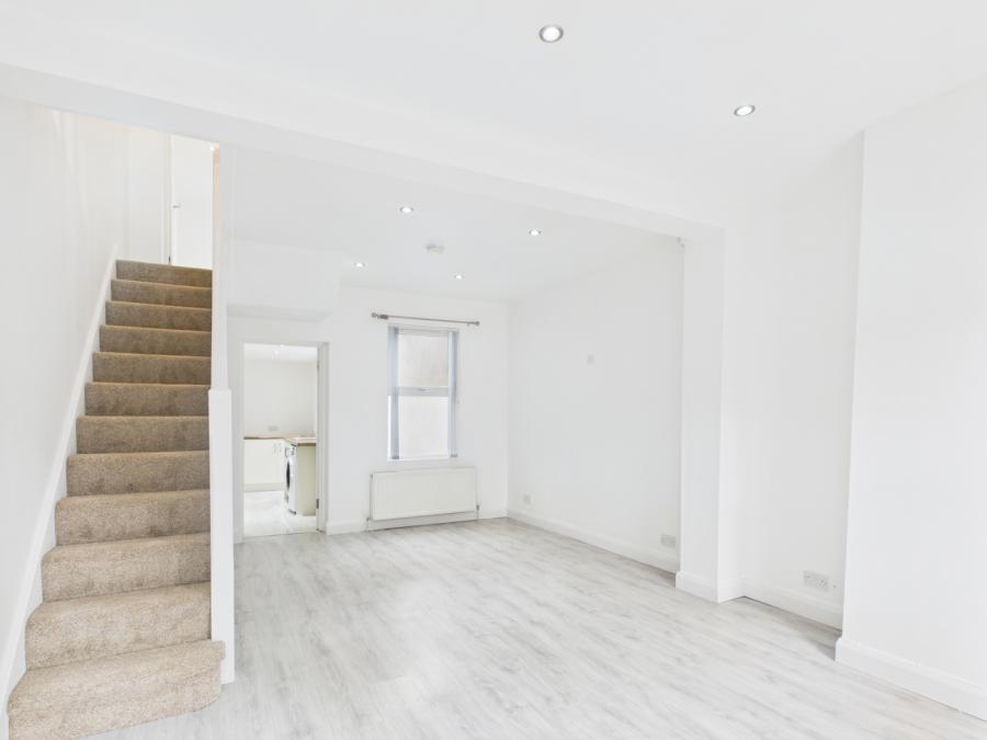 2 Lovatt Street