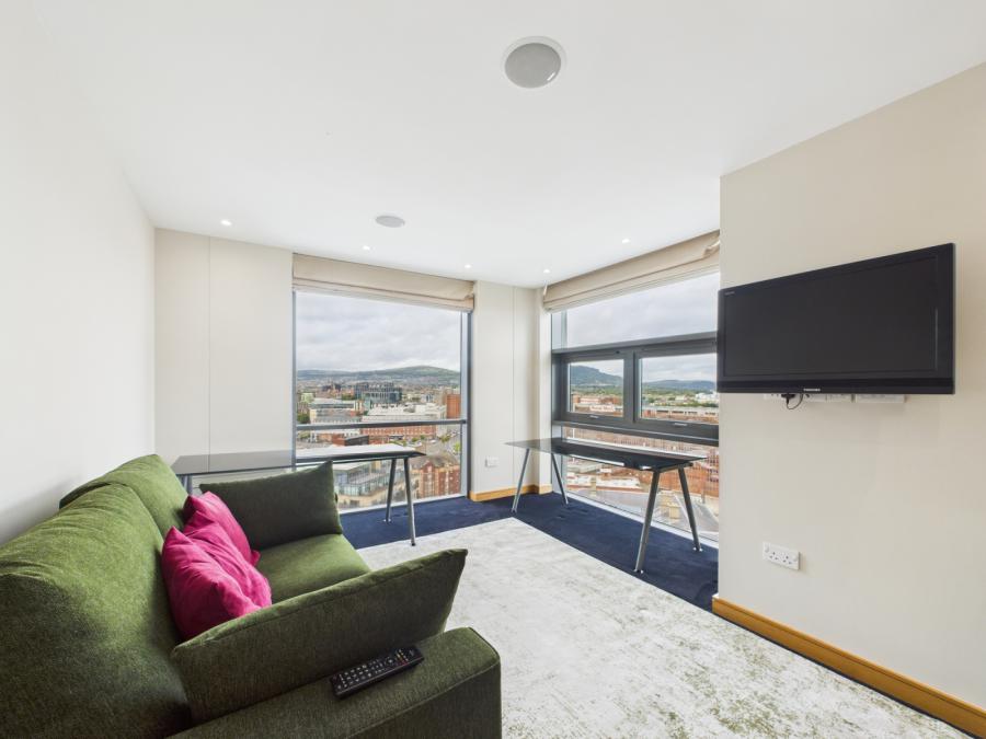 Apartment 12.1 The Boat, 47 Queens Square