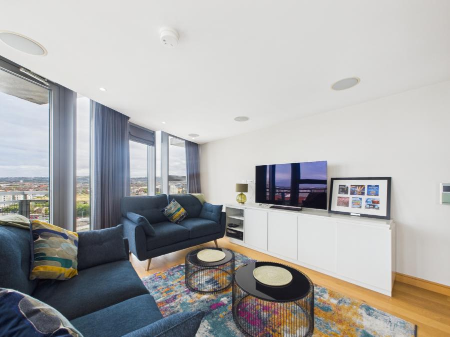 Apartment 12.1 The Boat, 47 Queens Square