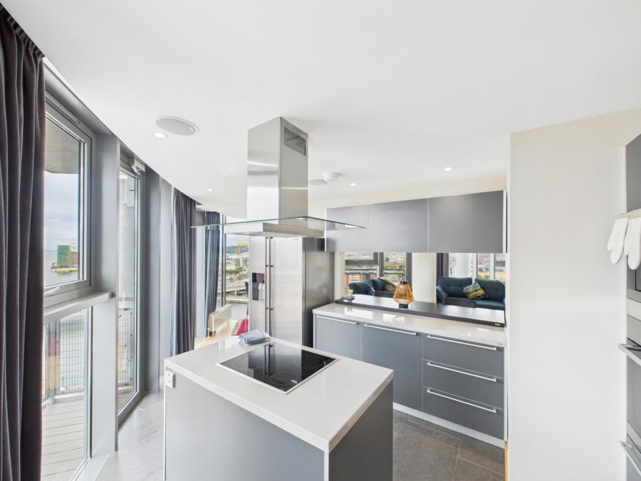 Apartment 12.1 The Boat, 47 Queens Square