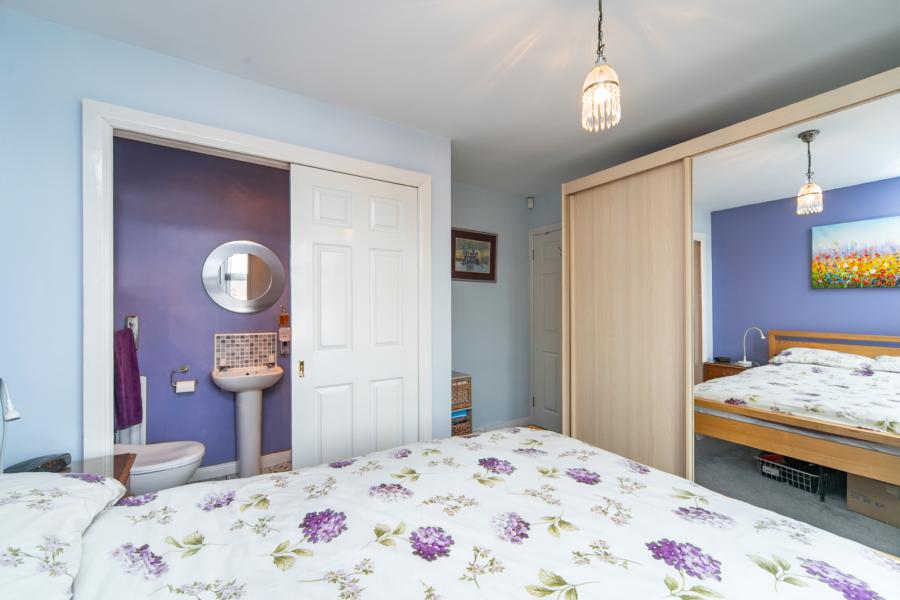 8 Thornhill Mews