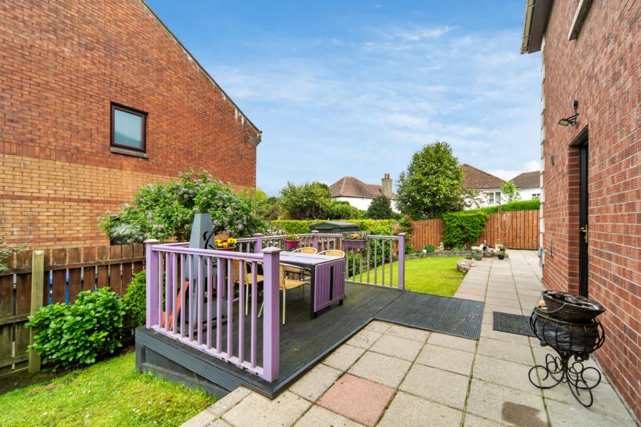 8 Thornhill Mews
