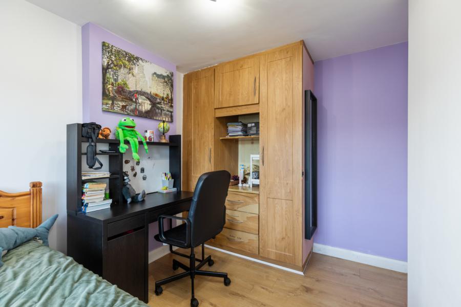 28 Cherryhill Crescent