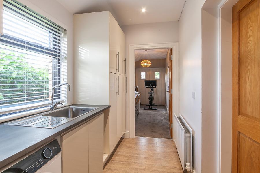 175 Sandown Road 175 Sandown Road