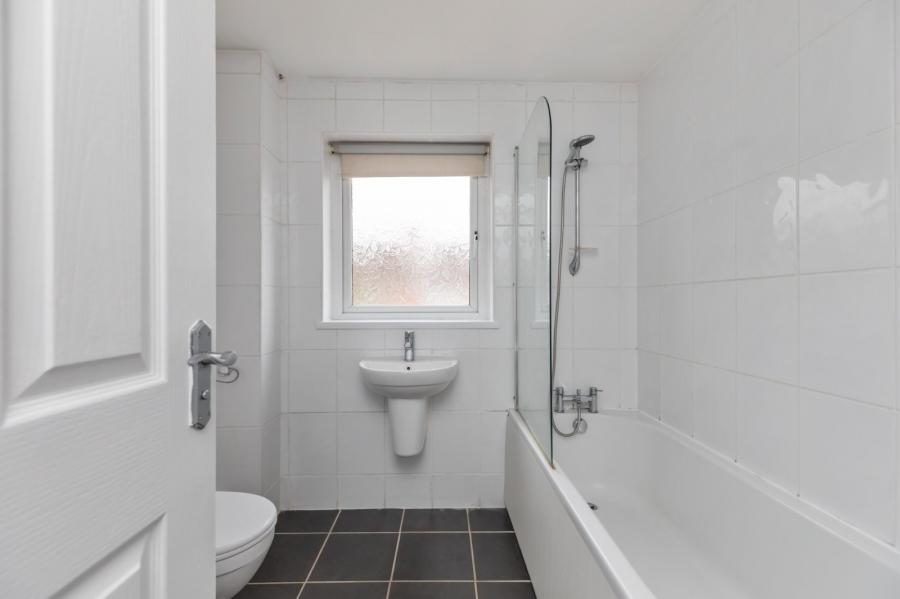 102 Ashmount Park