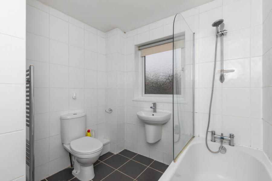 102 Ashmount Park
