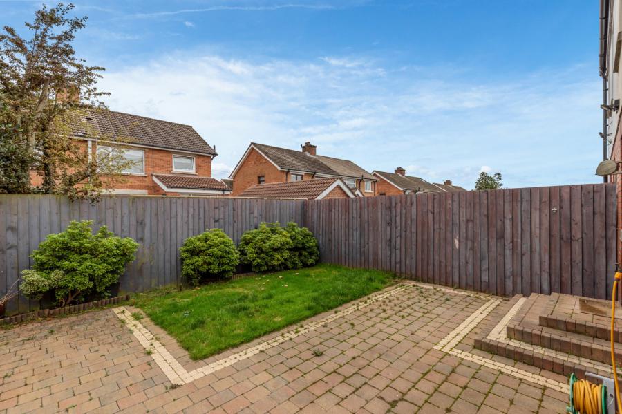102 Ashmount Park