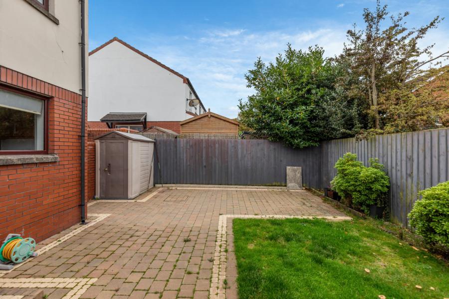 102 Ashmount Park
