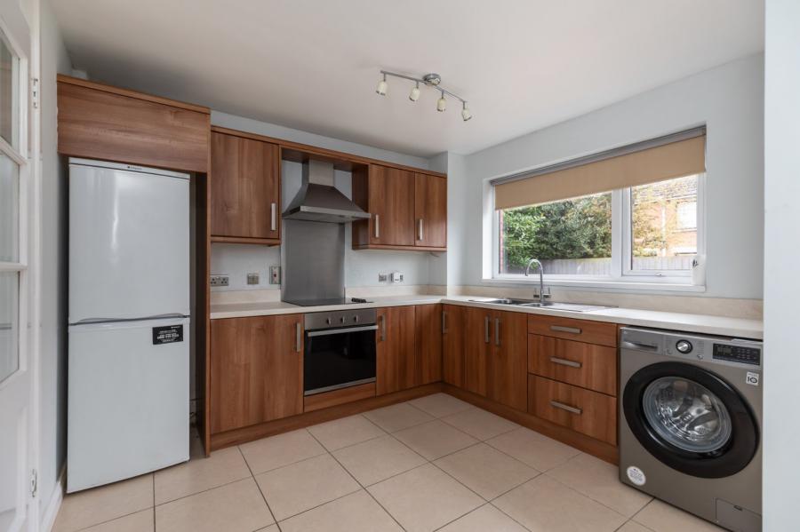102 Ashmount Park