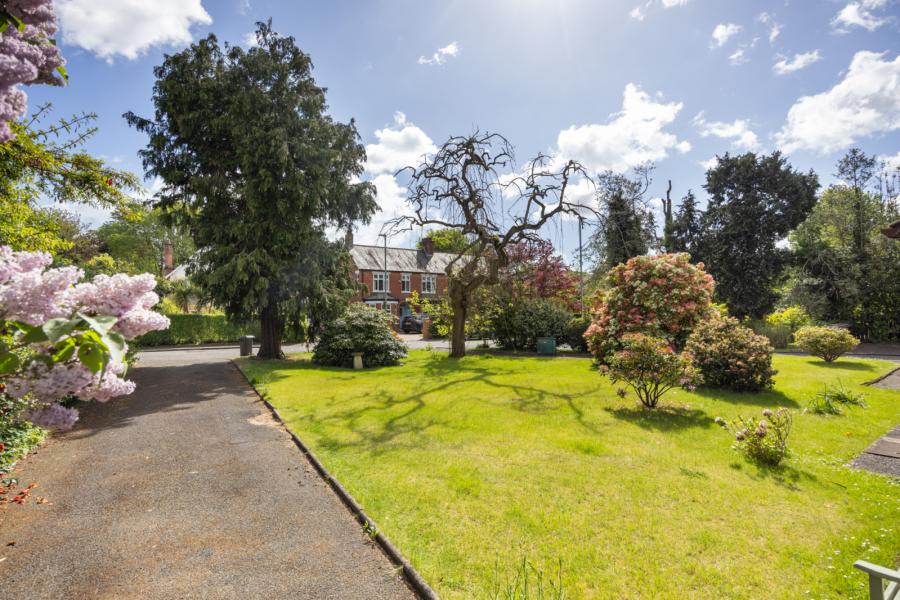 1 Sandringham Mews