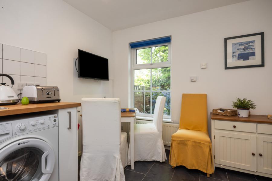 1 Sandringham Mews