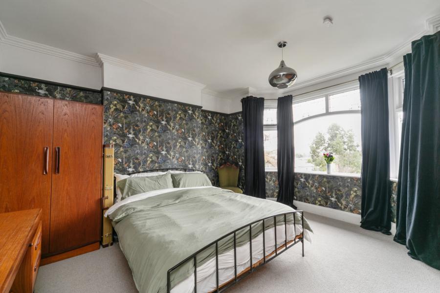 13 Ascot Gardens