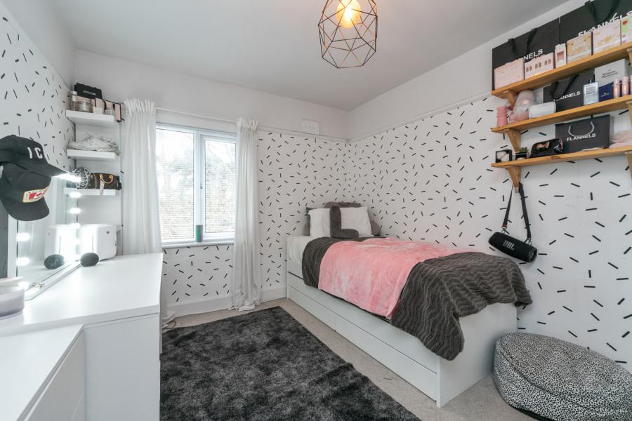 13 Ascot Gardens