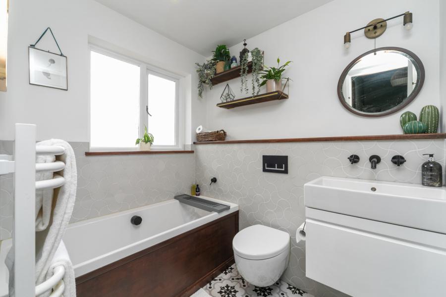 13 Ascot Gardens