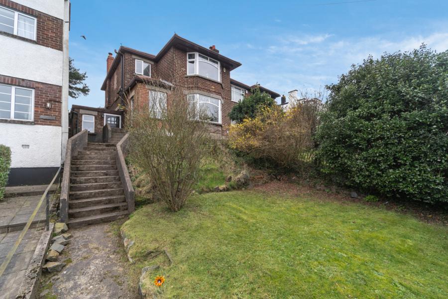 13 Ascot Gardens