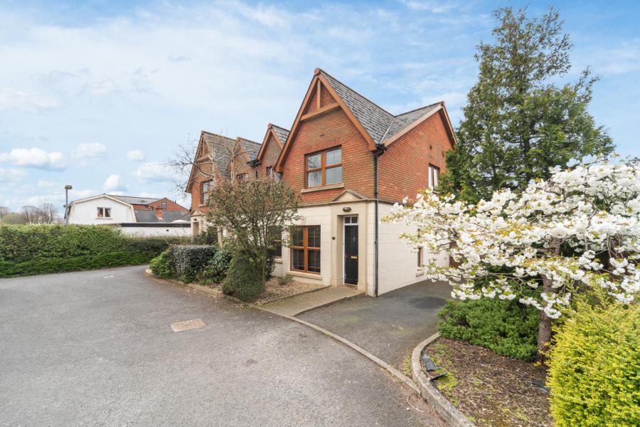 4 Motte Lodge, east link road, dundonald, BT16 2QF