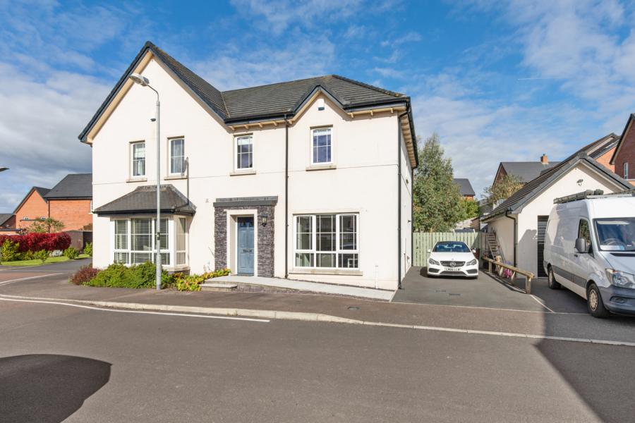 9 Millmount Village Park, Dundonald, Belfast, BT16 1YY